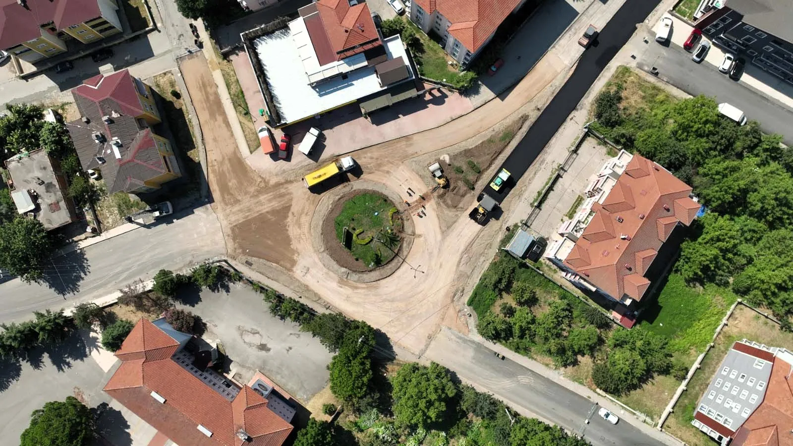 Gölcük’te çalışmalar hızlandı! O kavşakta trafik düzeni değişiyor