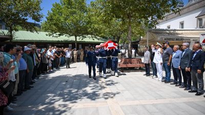 Körfez Mehmet Akif Ersoy Cami’nde gerçekleştirilen cenaze töreninde Kıbrıs Gazisi