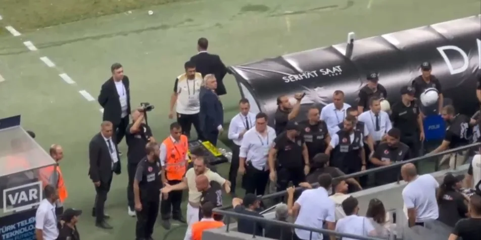 Son dakika... Kocaelispor - Amed SF maçında olay: Tribün karıştı!