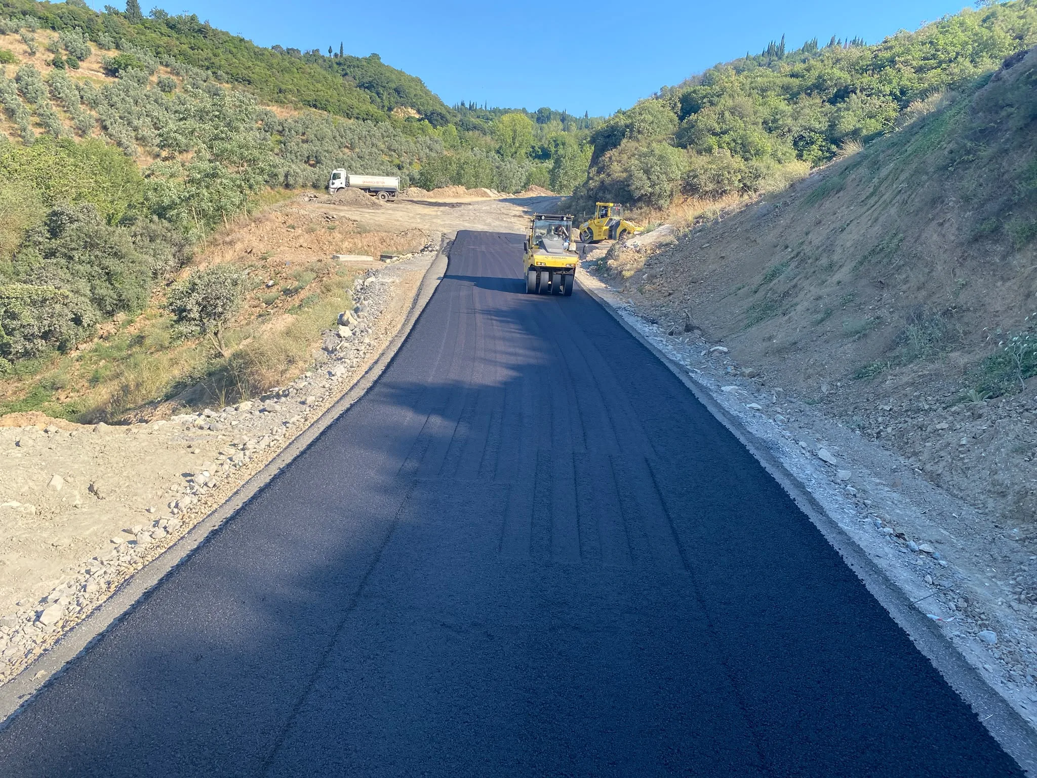 Büyükşehir’den Karamürsel’de yol hamlesi