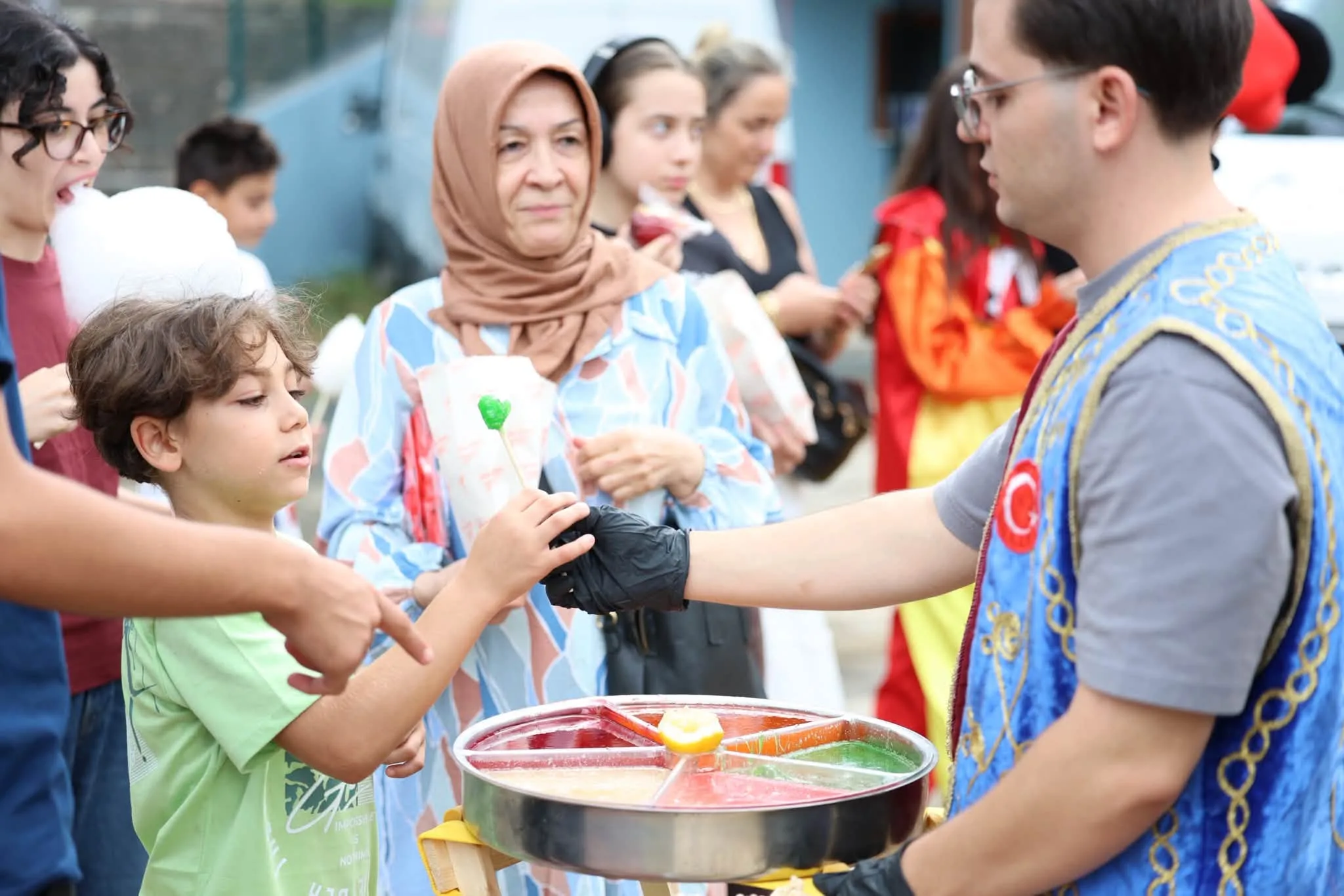 Yağmur Kartepe’yi durduramadı! Armut Şenliği’ne büyük ilgi