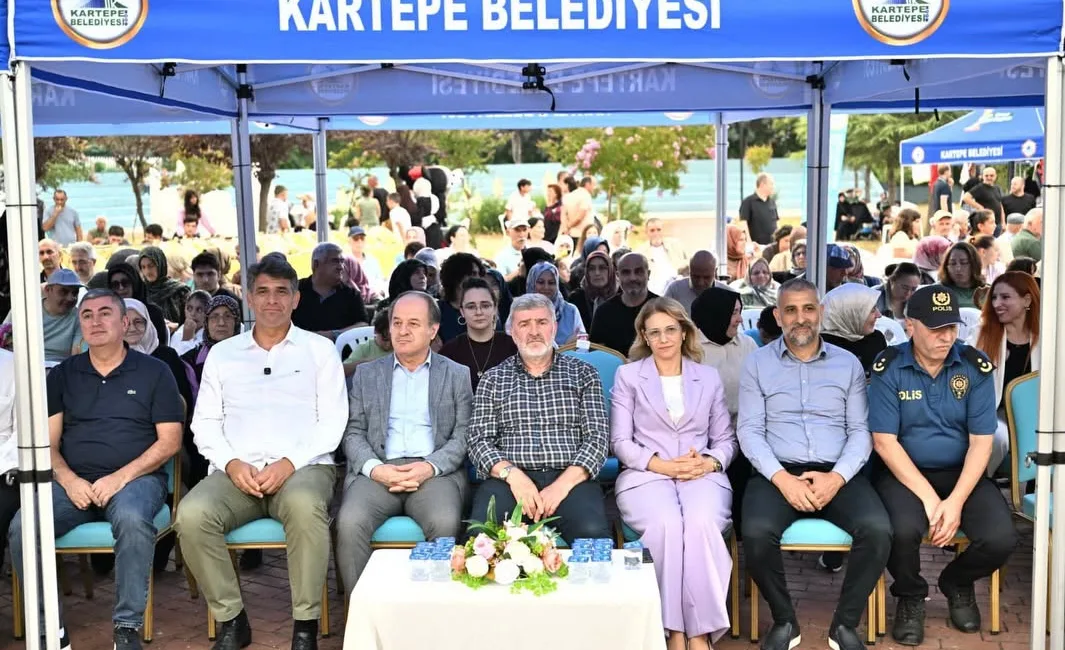 Kartepe’de düzenlenen Armut Şenliği yağmura