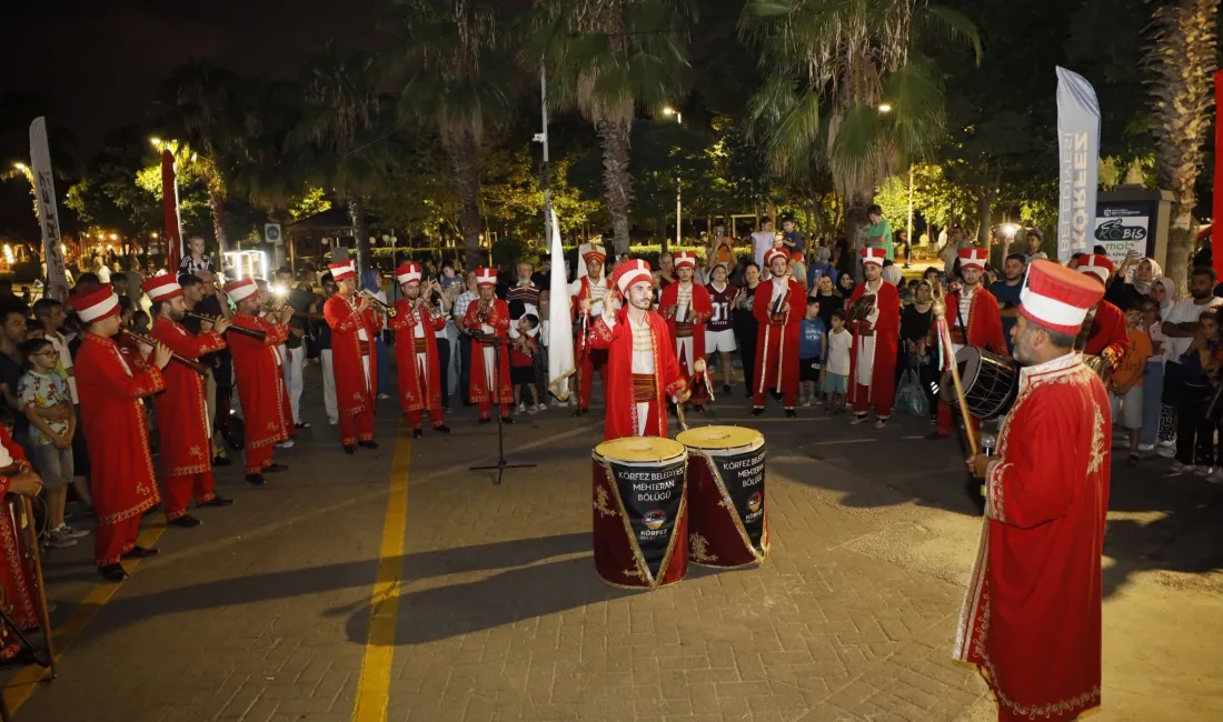 Körfez Belediyesi’nin kültür ve sanat etkinlikleri kapsamında Tütünçiftlik Sahili’nde mehteran