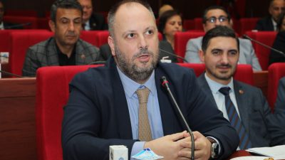 AK Parti İzmit Belediye Meclis Üyesi Erol Çalışkan, CHP'li Mehmet