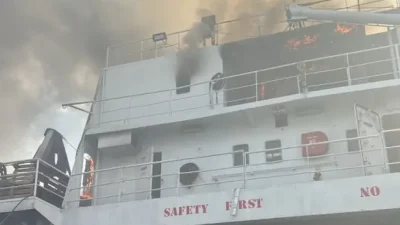 Karadeniz'de Türkiye'den Rusya'ya meyve ve sebze taşıyan NADHEZNA adlı Ro-Ro