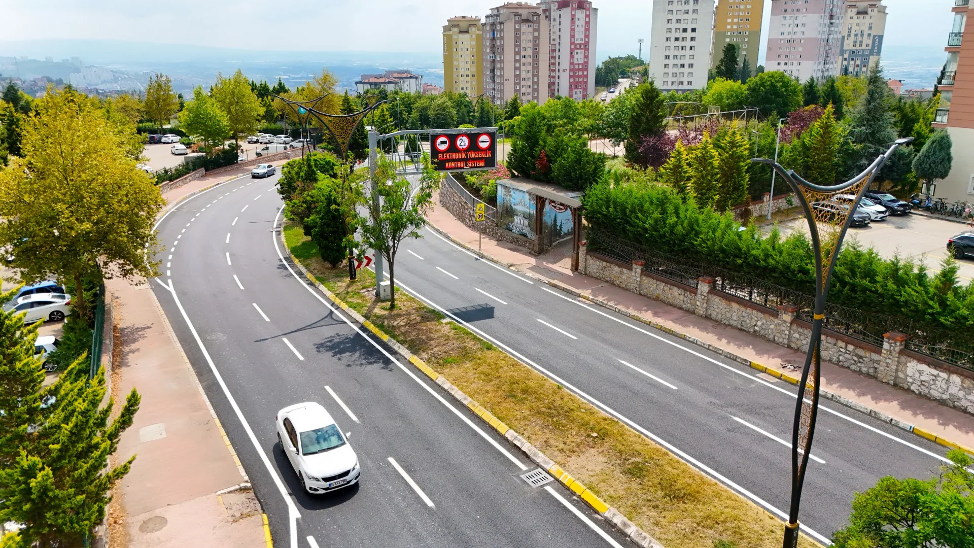 İzmit’te ulaşım rahatladı: Santral Rampası iki yönlü trafiğe açıldı!