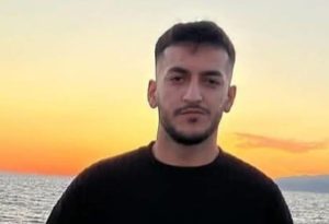 Kocaeli'nin Derince ilçesinde yaşayan 21 yaşındaki Efe Berat Mama hayatını