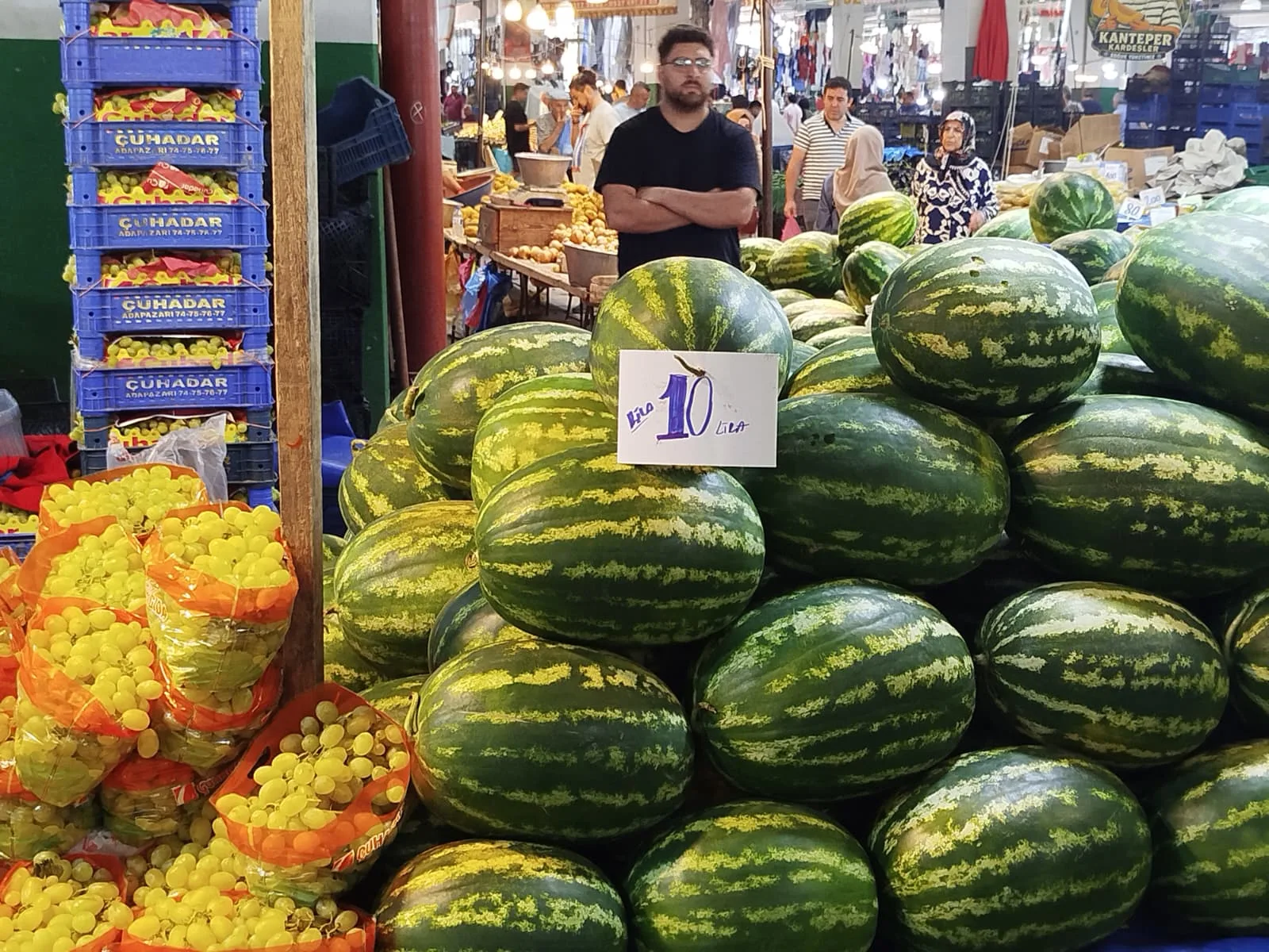Doğu Kışla Pazarı’nda ağustos bereketi: Fiyatlar düştü, hareketlilik azaldı