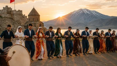 Kocaeli’de yaşayan Vanlılar, “Kocaeli Vanlılar Halay Şöleni 2” programında bir