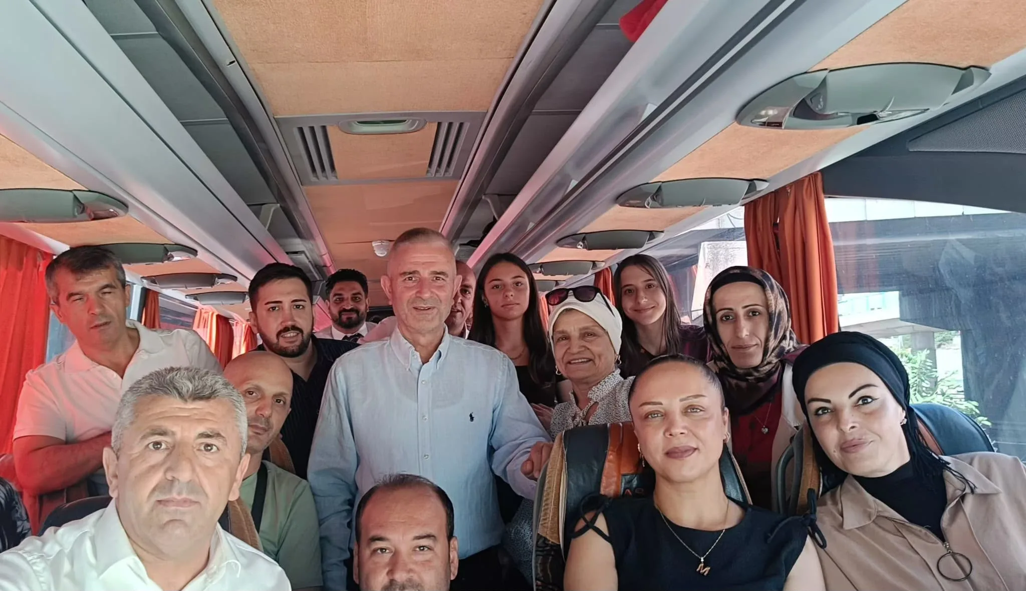 AK Parti’nin 25. yıl dönümü mitingine Kocaeli teşkilatlarından dev katılım