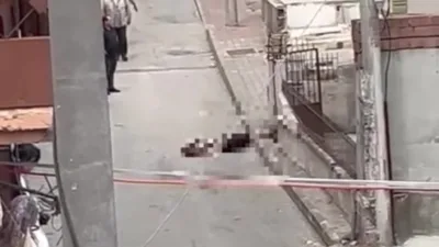 Kocaeli’nin İzmit ilçesi Yenişehir Mahallesi’nde çıkan tartışma silahlı saldırıya dönüştü.