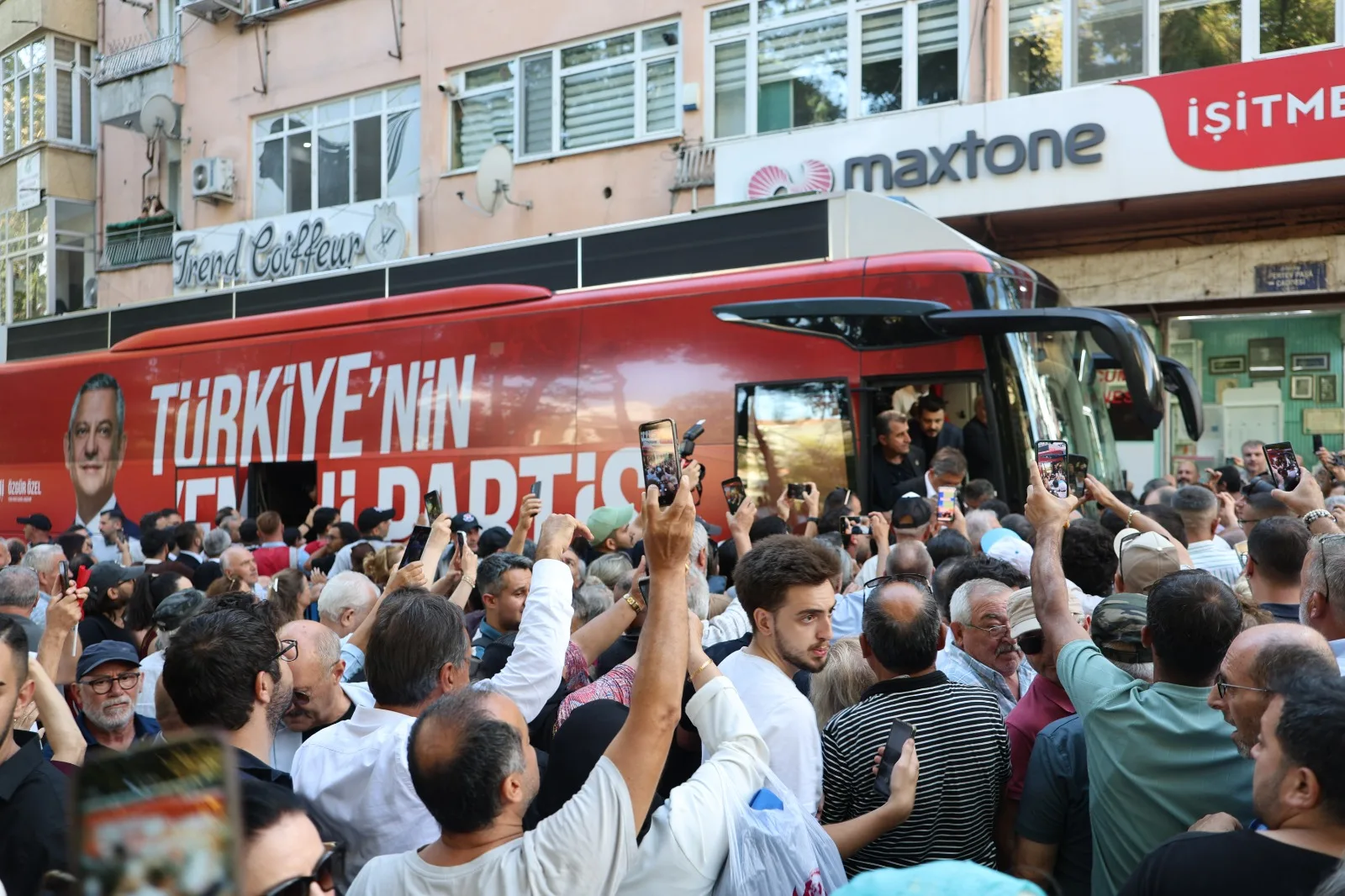 Özgür Özel İzmit’ten ilan etti: “İktidarı getirecek yolculuk başlıyor”