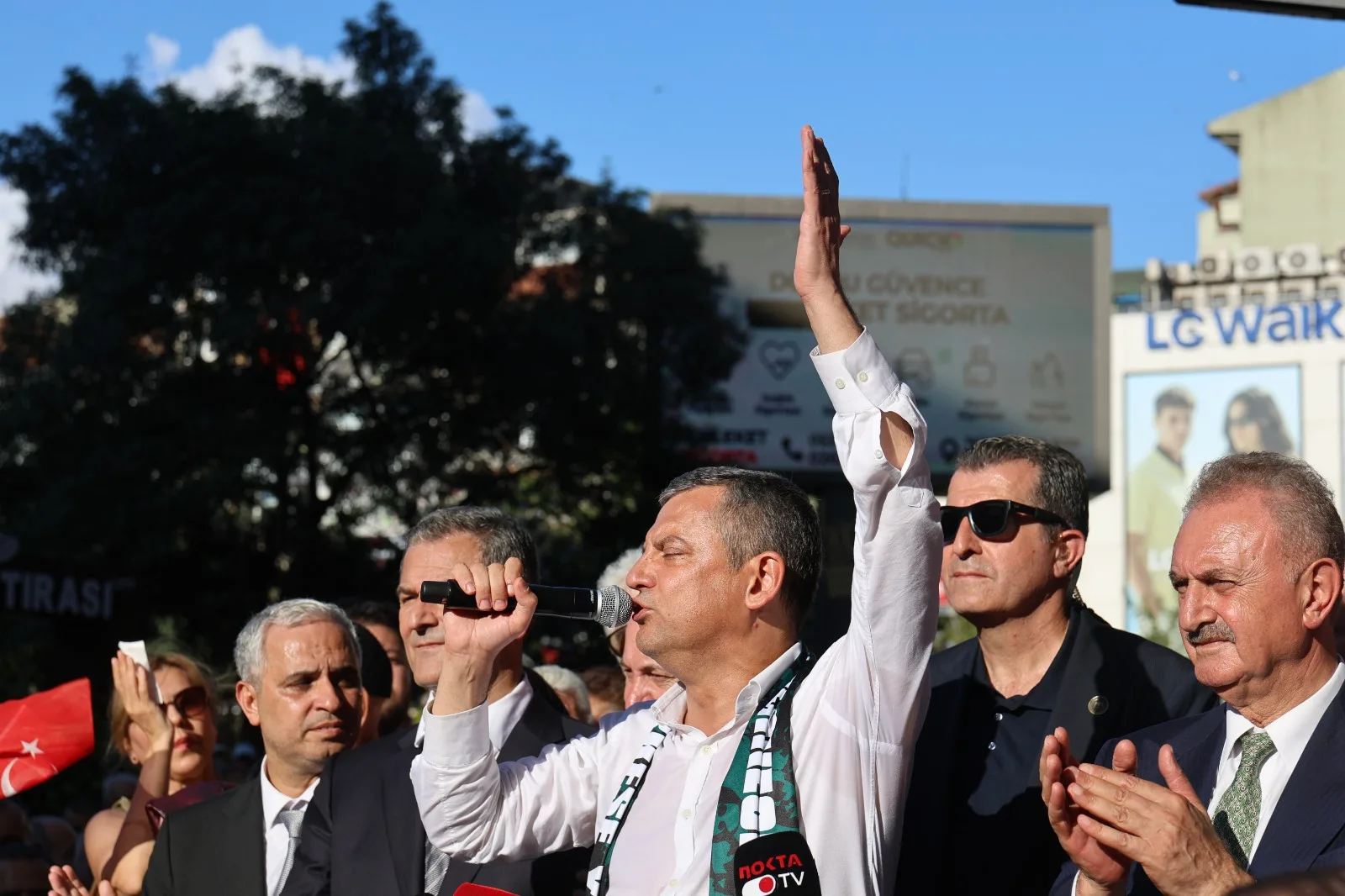 Özgür Özel İzmit’ten ilan etti: “İktidarı getirecek yolculuk başlıyor”
