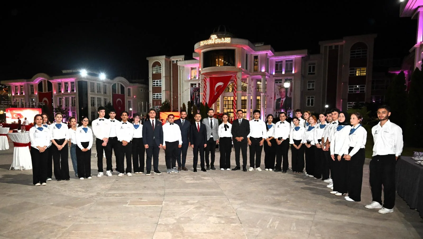 Valimiz İlhami Aktaş ve Eşi Songül Aktaş 30 Ağustos Zafer Bayramı Münasebetiyle Kabul Töreni Düzenledi