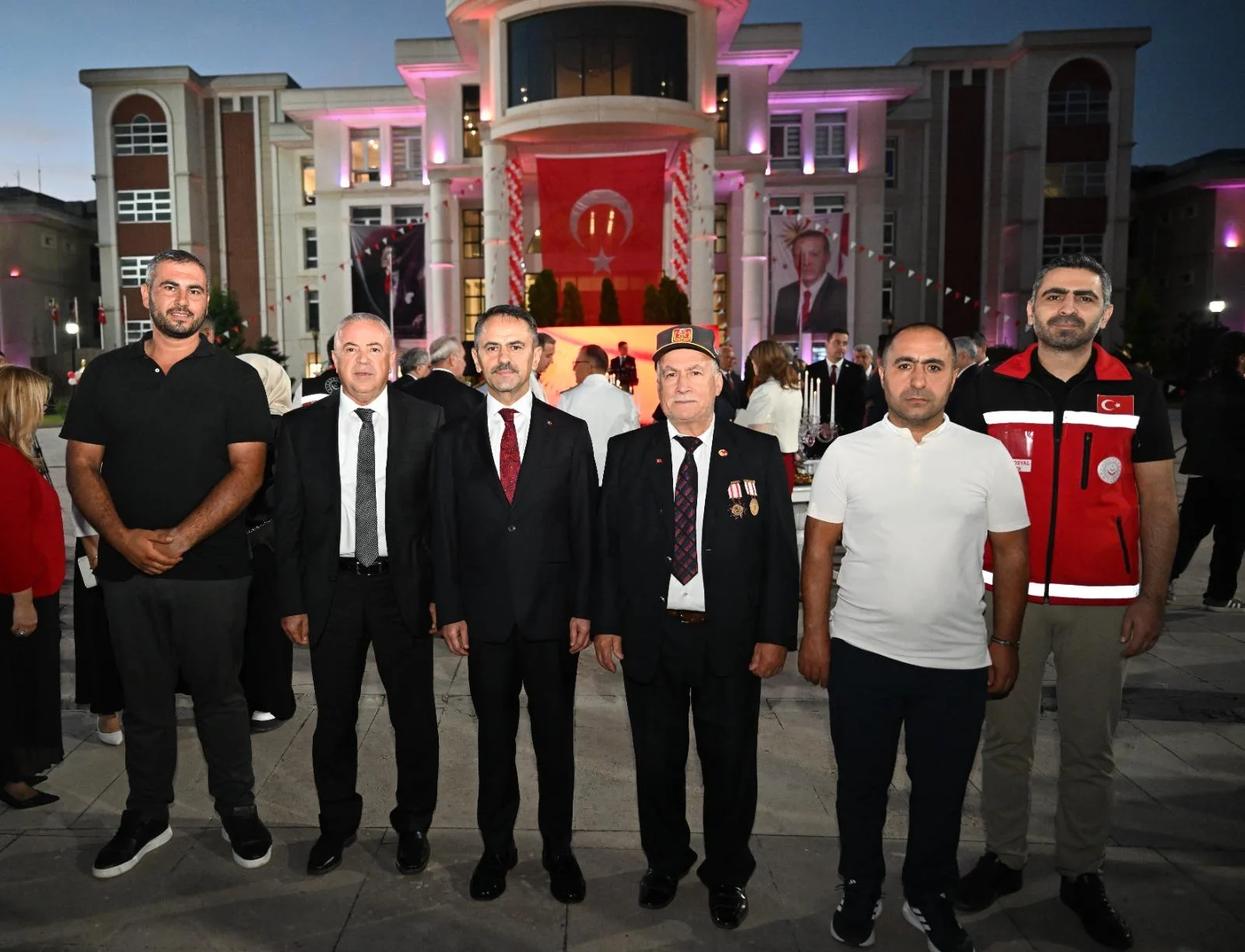 Valimiz İlhami Aktaş ve Eşi Songül Aktaş 30 Ağustos Zafer Bayramı Münasebetiyle Kabul Töreni Düzenledi