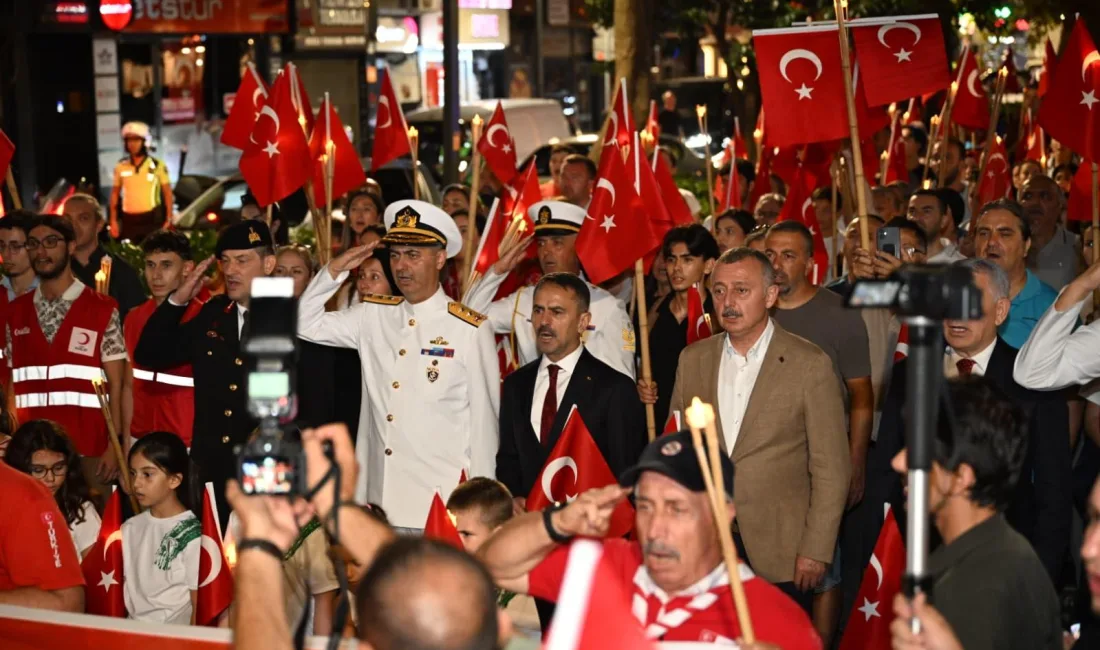 30 Ağustos Zafer Bayramı’nın 104. yılında Kocaeli’de Fener Alayı düzenlendi.