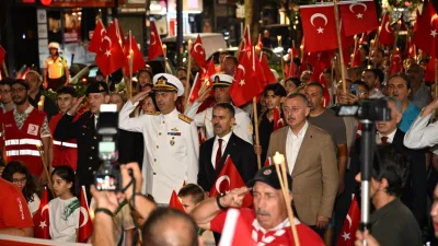 30 Ağustos Zafer Bayramı’nın 104. yılında Kocaeli’de Fener Alayı düzenlendi.