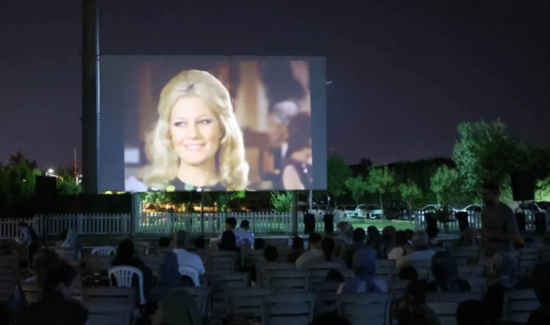 Kartepe Belediyesi Açık Hava Sinema