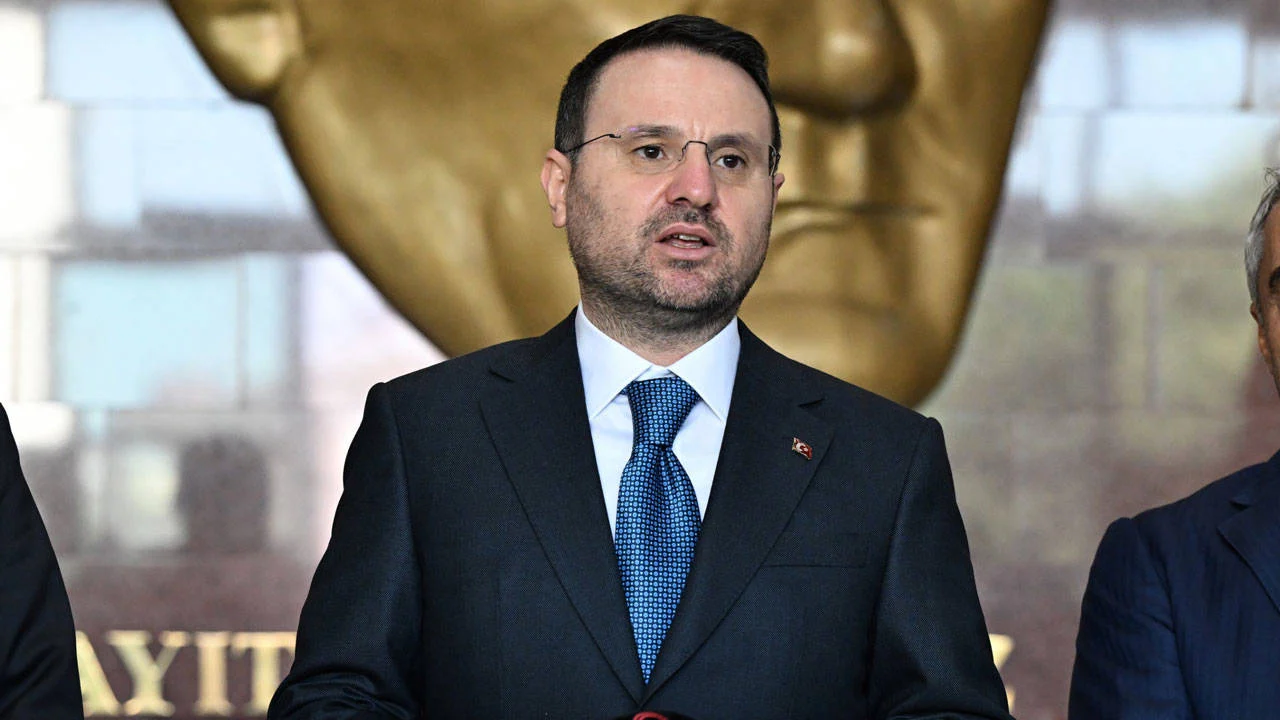 Adalet Bakanı Akın Gürlek ile İçişleri Bakanı Mustafa Çiftçi, kamu
