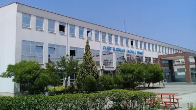 Kocaeli’nin İzmit ilçesinde bulunan Cahit Elginkan Anadolu Lisesi’nde yeni kayıt
