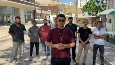 İzmit Cedit Kentsel Dönüşüm Projesi'nde işten çıkarıldıklarını belirten işçiler, En-Sa