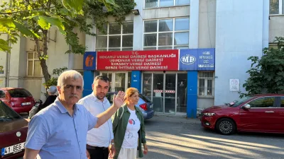 DEM Parti Kocaeli Milletvekili Ömer Faruk Gergerlioğlu, parti heyetiyle birlikte
