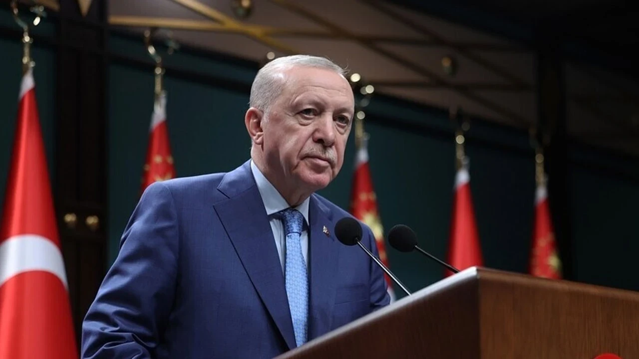 Türkiye Cumhuriyeti Cumhurbaşkanlığı makamında bulunan ve devlet başkanlığı görevini yürüten