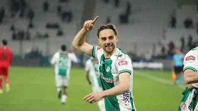 Yeni sezon öncesinde iddialı bir kadro kurmak amacıyla transfer çalışmalarına