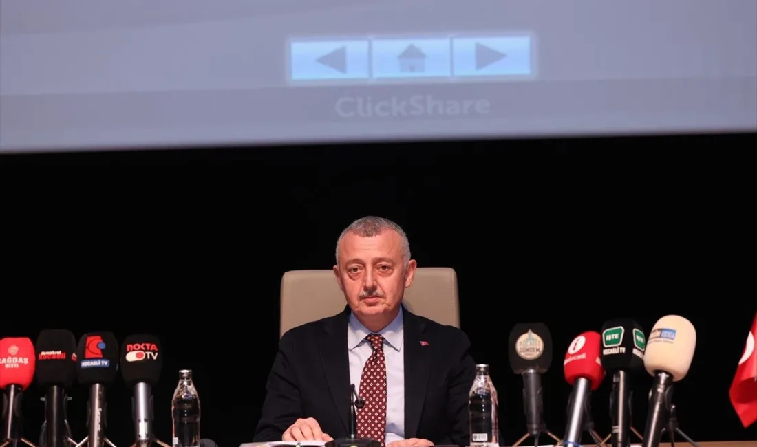 Kocaeli Büyükşehir Belediyesi’nin ağustos ayı meclis oturumunda, CHP’li meclis üyelerinin