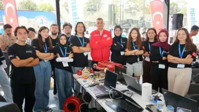 Gölcük Belediye Başkanı Ali Yıldırım Sezer, TEKNOFEST Mavi Vatan boyunca