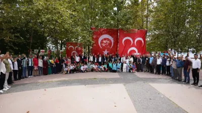 MHP Dilovası İlçe Başkanlığı’nın çalışmalarıyla 301 yeni üye partiye katıldı.
