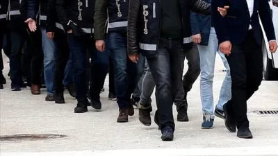 Kocaeli’de narkotik ekiplerinin operasyonlarında 9 şüpheli yakalandı. 384 gram skank,