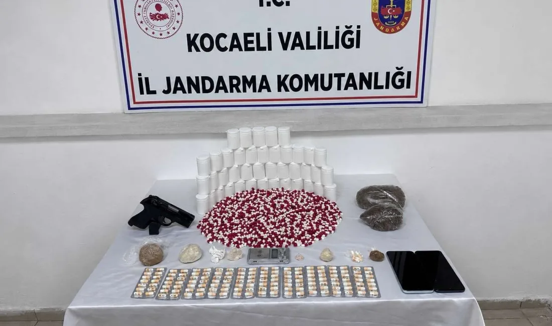 Kocaeli İl Jandarma Komutanlığı ekipleri, uyuşturucu ve uyarıcı madde ticaretine