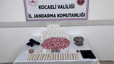 Kocaeli İl Jandarma Komutanlığı ekipleri, uyuşturucu ve uyarıcı madde ticaretine