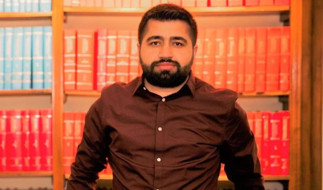 İzmit Belediyesi’nde Özel Kalem Müdürlüğü görevine Ozan Aksu getirildi. Aksu,