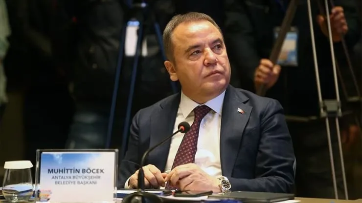 Belediye başkanına soruşturma: 11 gençle fuhuş, 2 kardeşle grup ilişki...