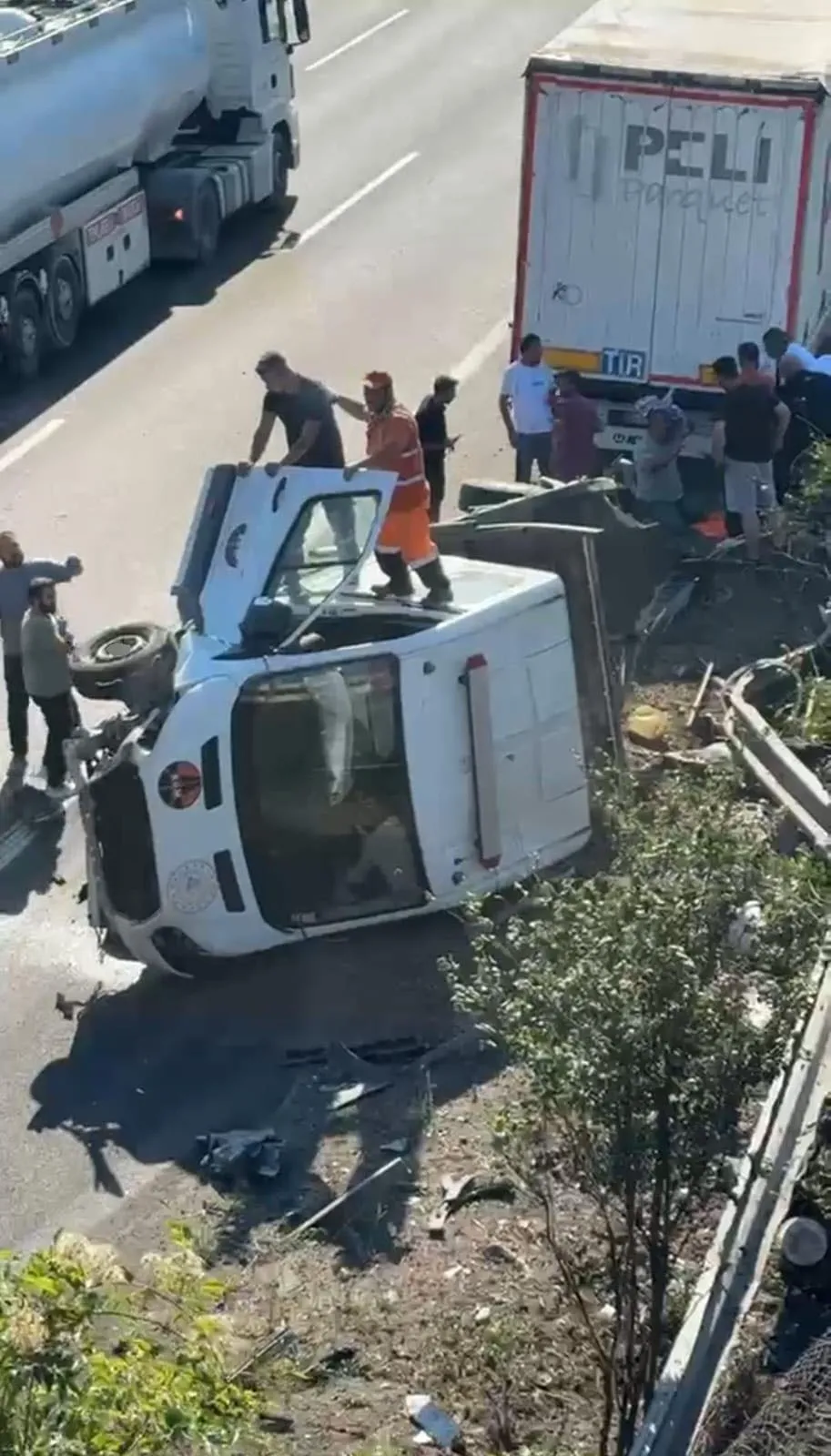 Anadolu Otoyolu'nda feci kaza: 3 yaralı