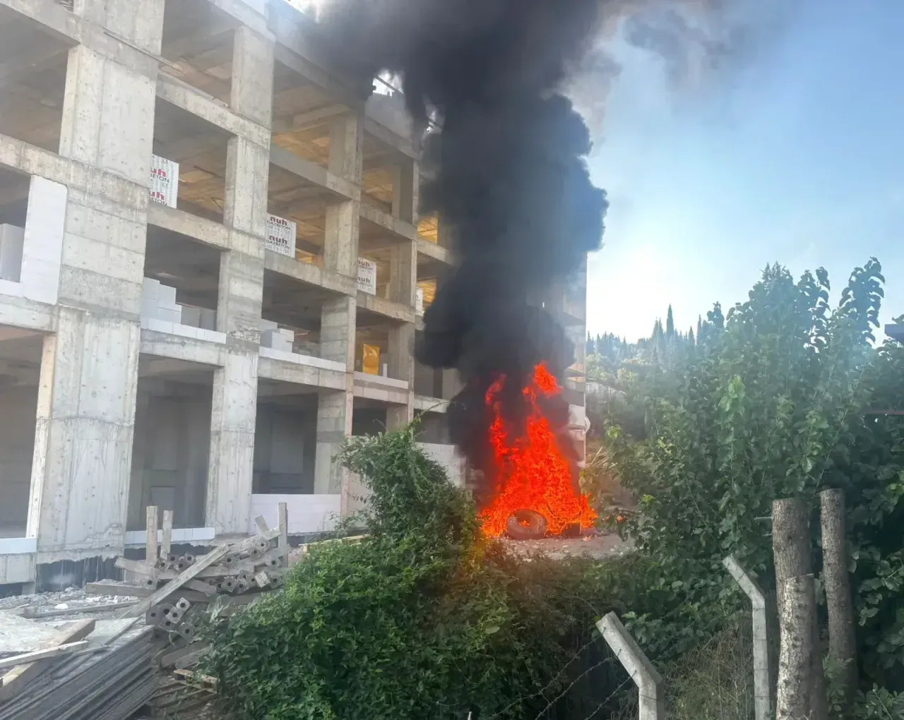 Kocaeli'de yangın: Dumanlar ilçenin dört bir yanından görüldü