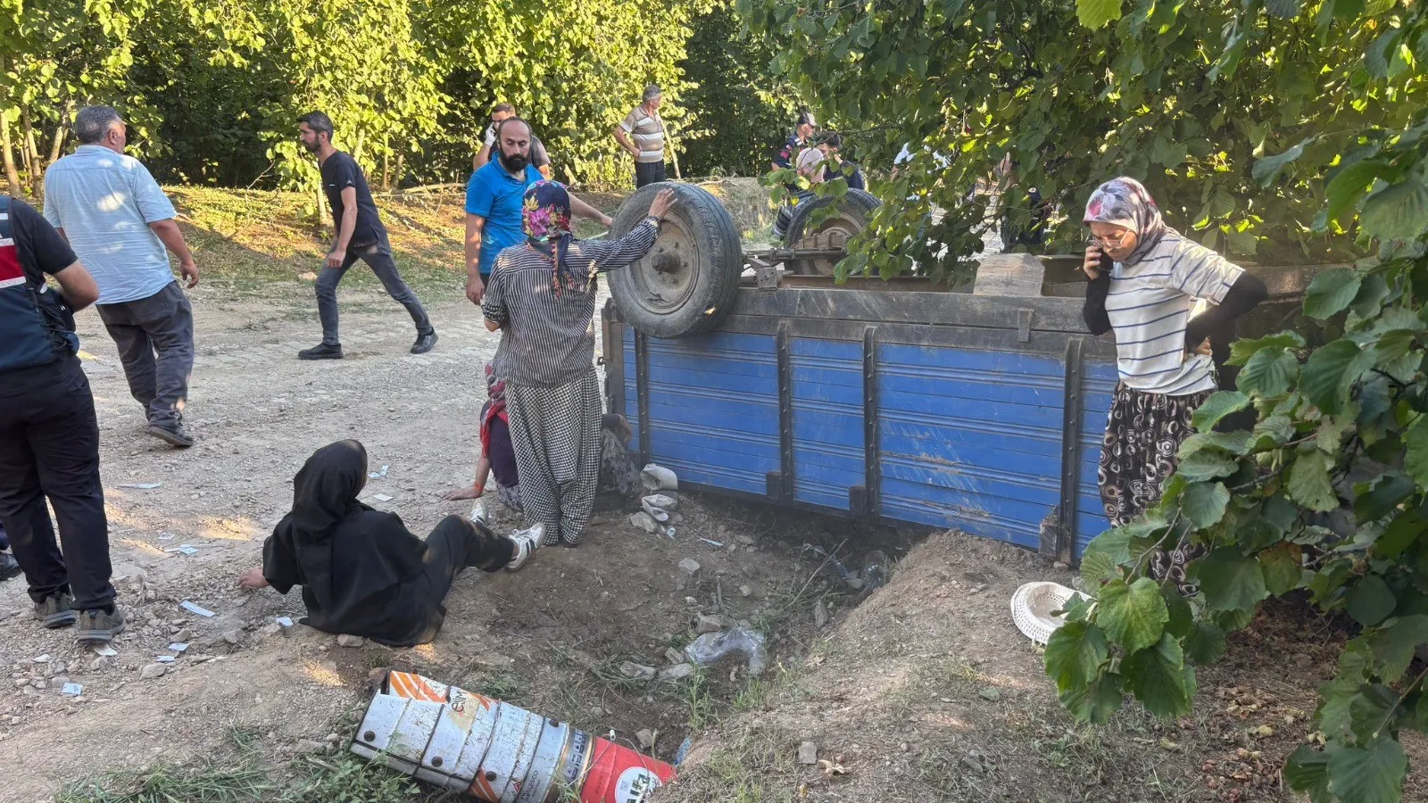 İşçileri taşıyan servis devrildi: 18 yaralı