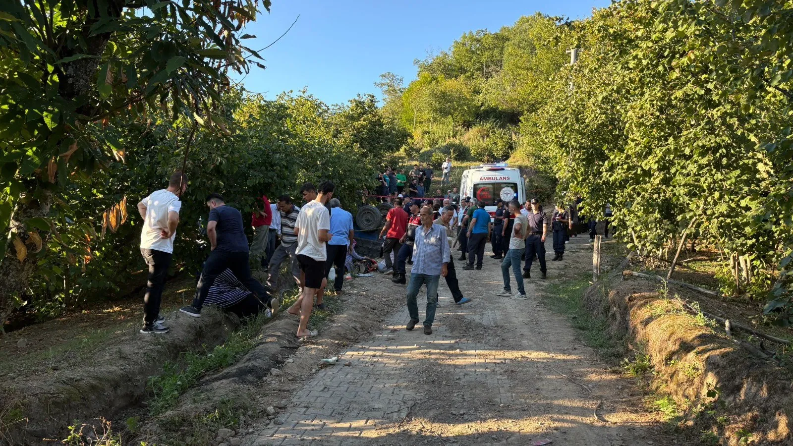 İşçileri taşıyan servis devrildi: 18 yaralı