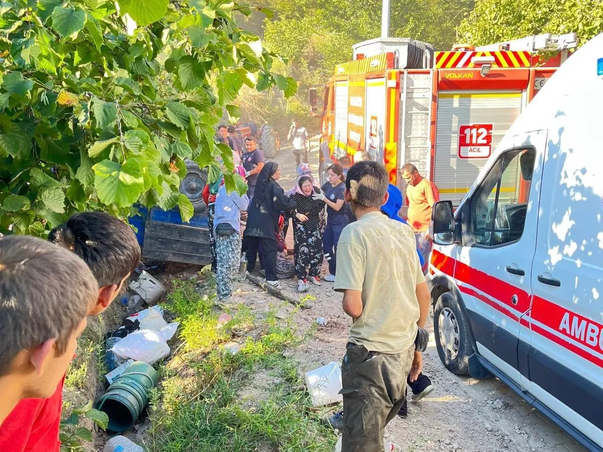 İşçileri taşıyan servis devrildi: 18 yaralı
