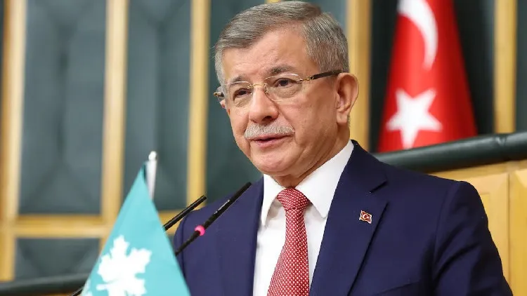 Eski Başbakan Ahmet Davutoğlu'na soruşturma