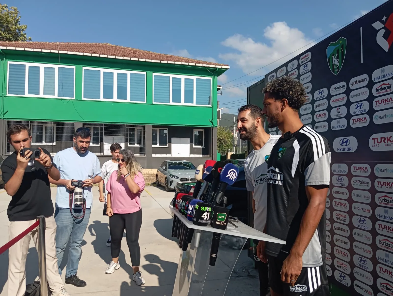 Kocaelispor'un Fransız forveti Florian Ayé: "Goller atarak adımı duyurmak istiyorum"