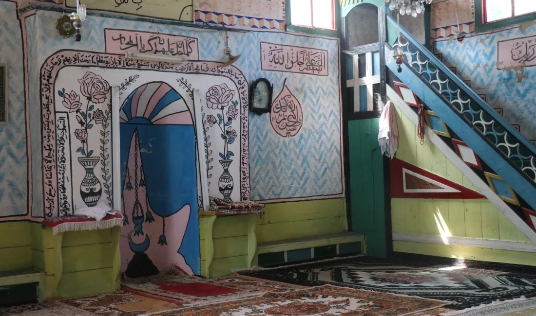 Sakarya'nın Akyazı ilçesinde 1948'de inşa edilen, toprak ve saman sıvalı