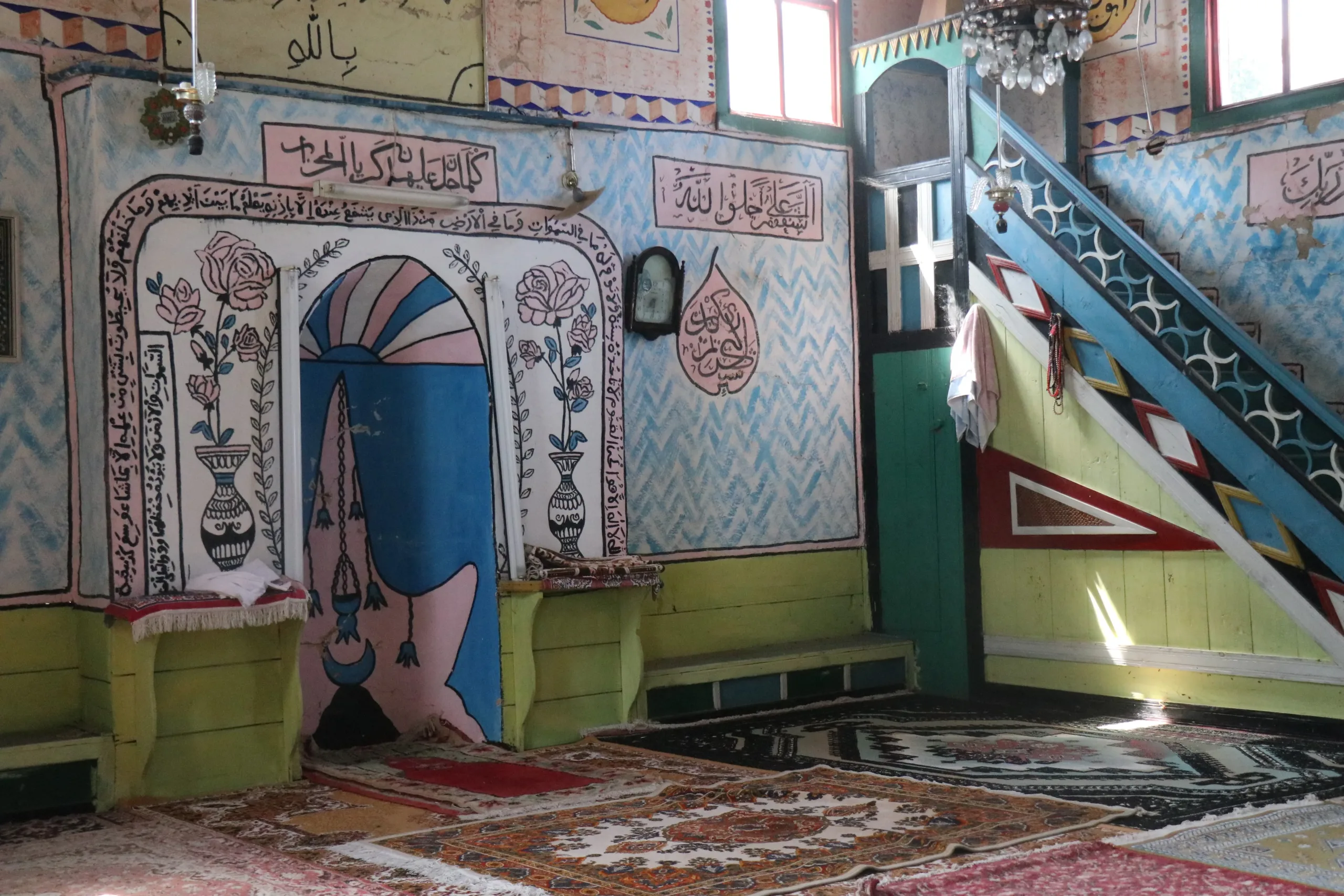 78 yıllık ahşap cami zamana yenik düşüyor