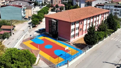 Kocaeli’de “Potasız Okul Kalmasın” projesi kapsamında okul bahçelerine basketbol ve