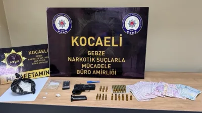 Kocaeli’de narkotik ekiplerinin operasyonunda 247 gram metamfetamin, tabanca, 66 fişek