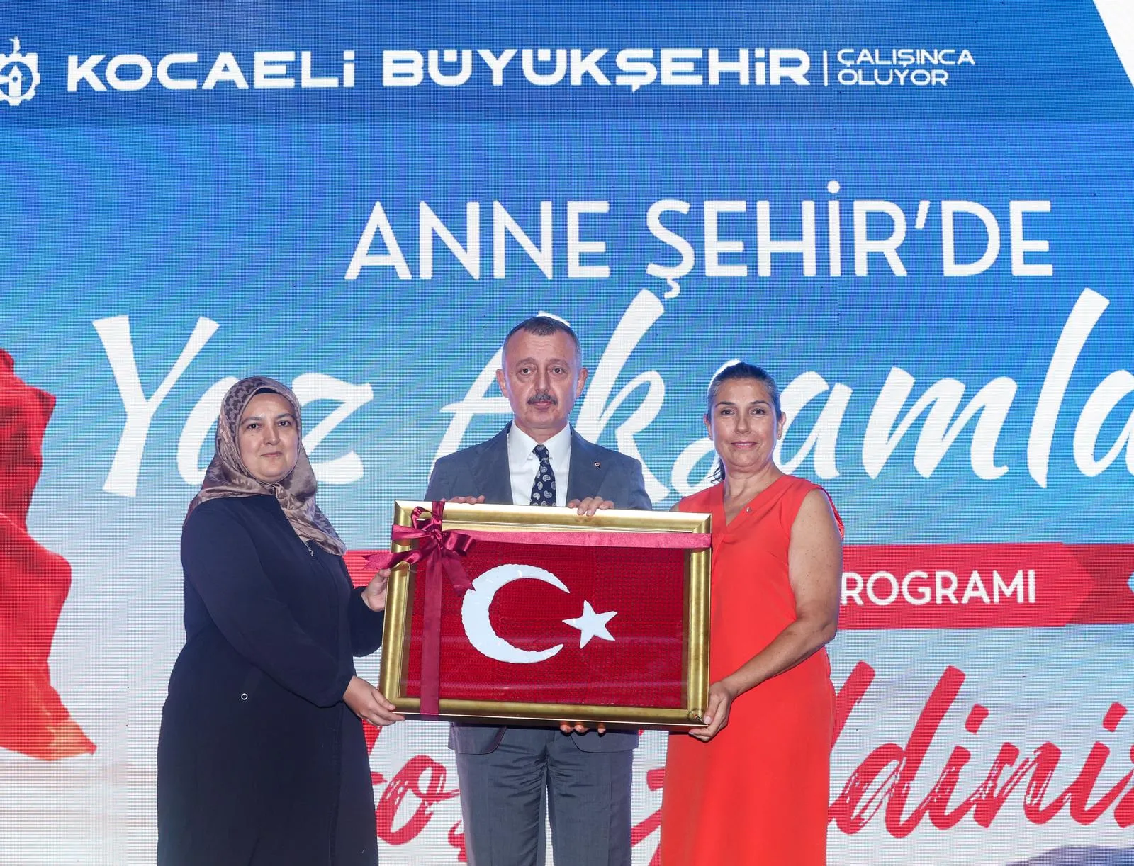 İlmek ilmek hazırladı! Kocaeli’de 30 Ağustos’a damga vuran görüntü