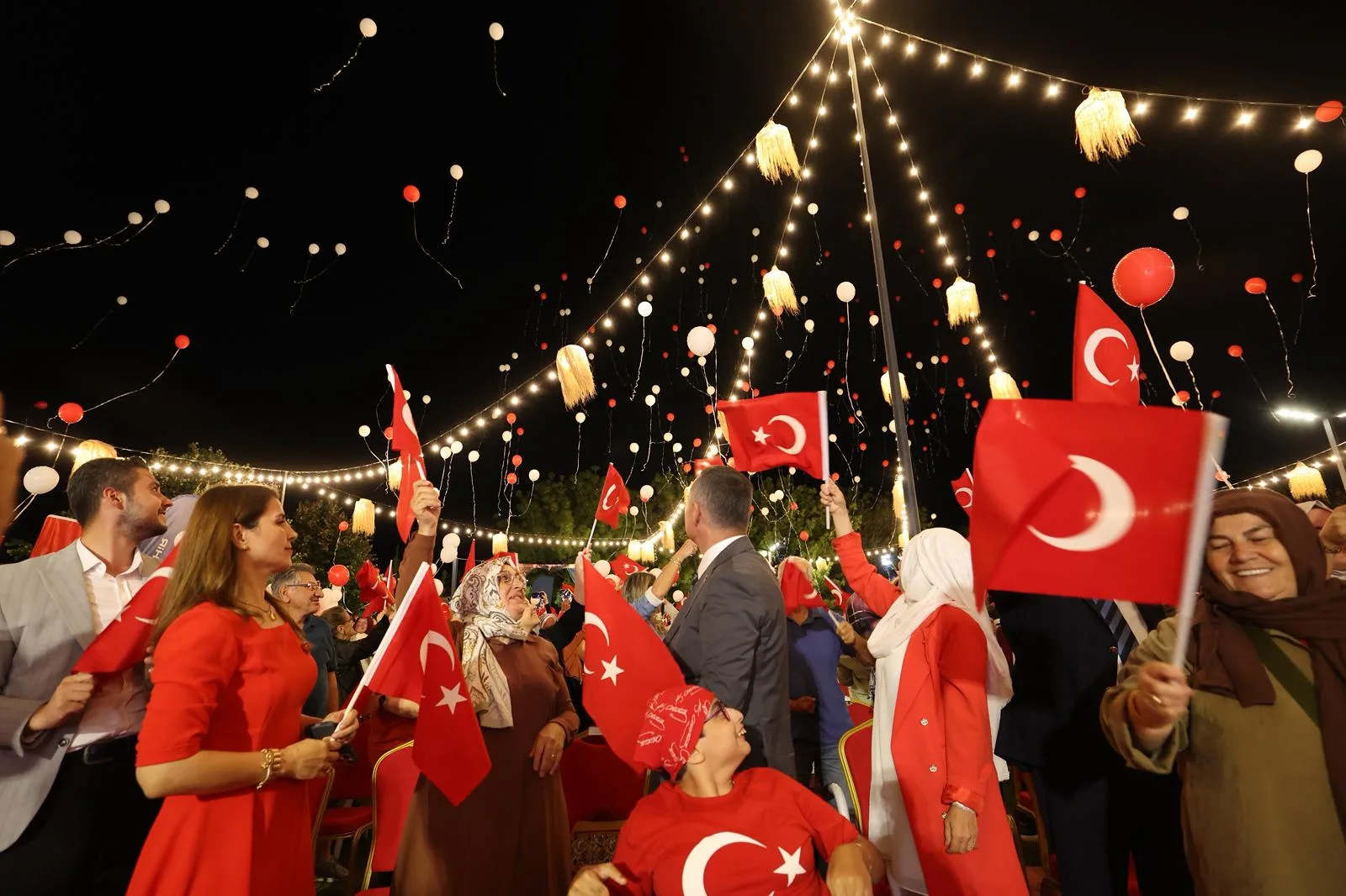İlmek ilmek hazırladı! Kocaeli’de 30 Ağustos’a damga vuran görüntü