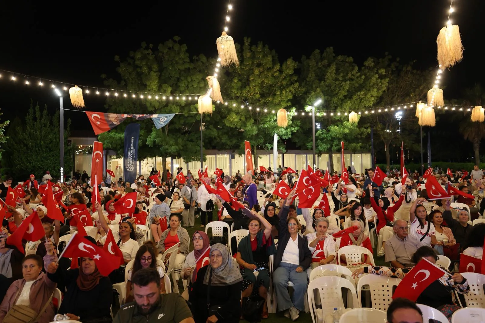 Kocaeli’de 30 Ağustos Zafer Bayramı Anne Şehir’de kutlandı. 201 kadının